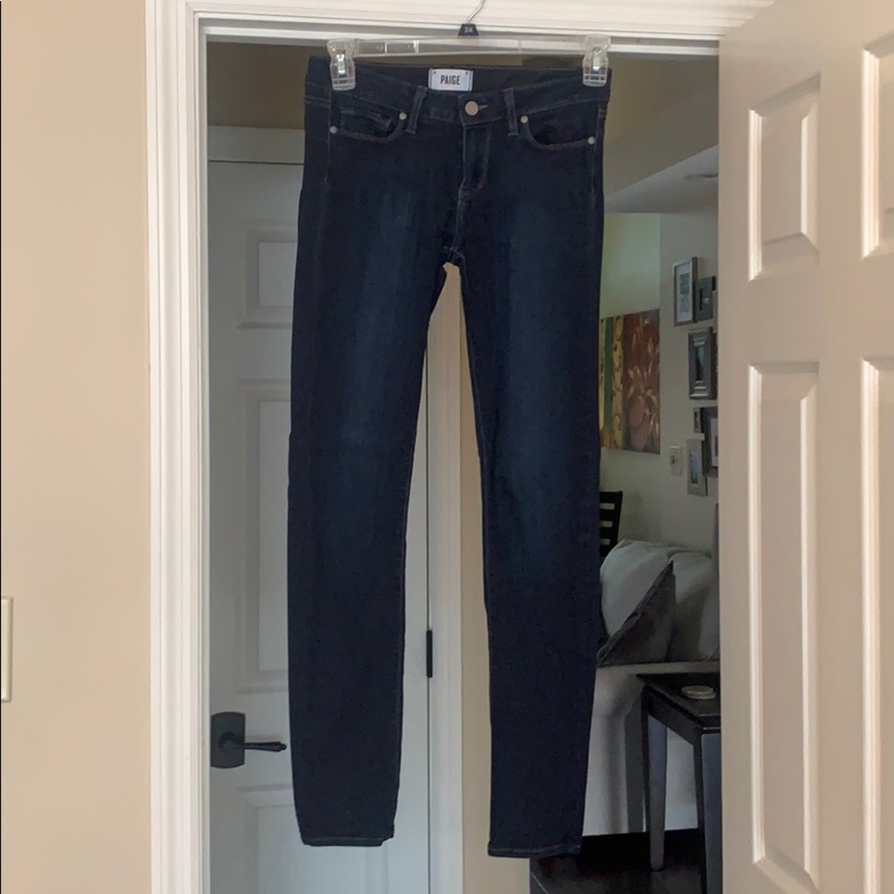 Paige Skyline Skinny Jeans. Dark wash. Size 26.